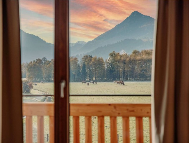 Sonnenaufgang überm Lackenkogel - Ausblick vom Appartement Gret 2